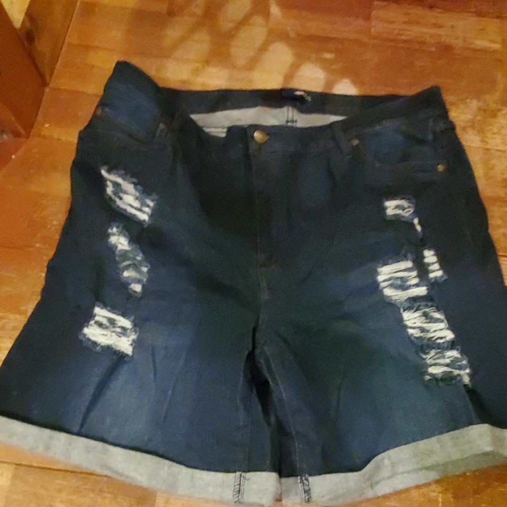 Size 18w new with out tages denim shorts